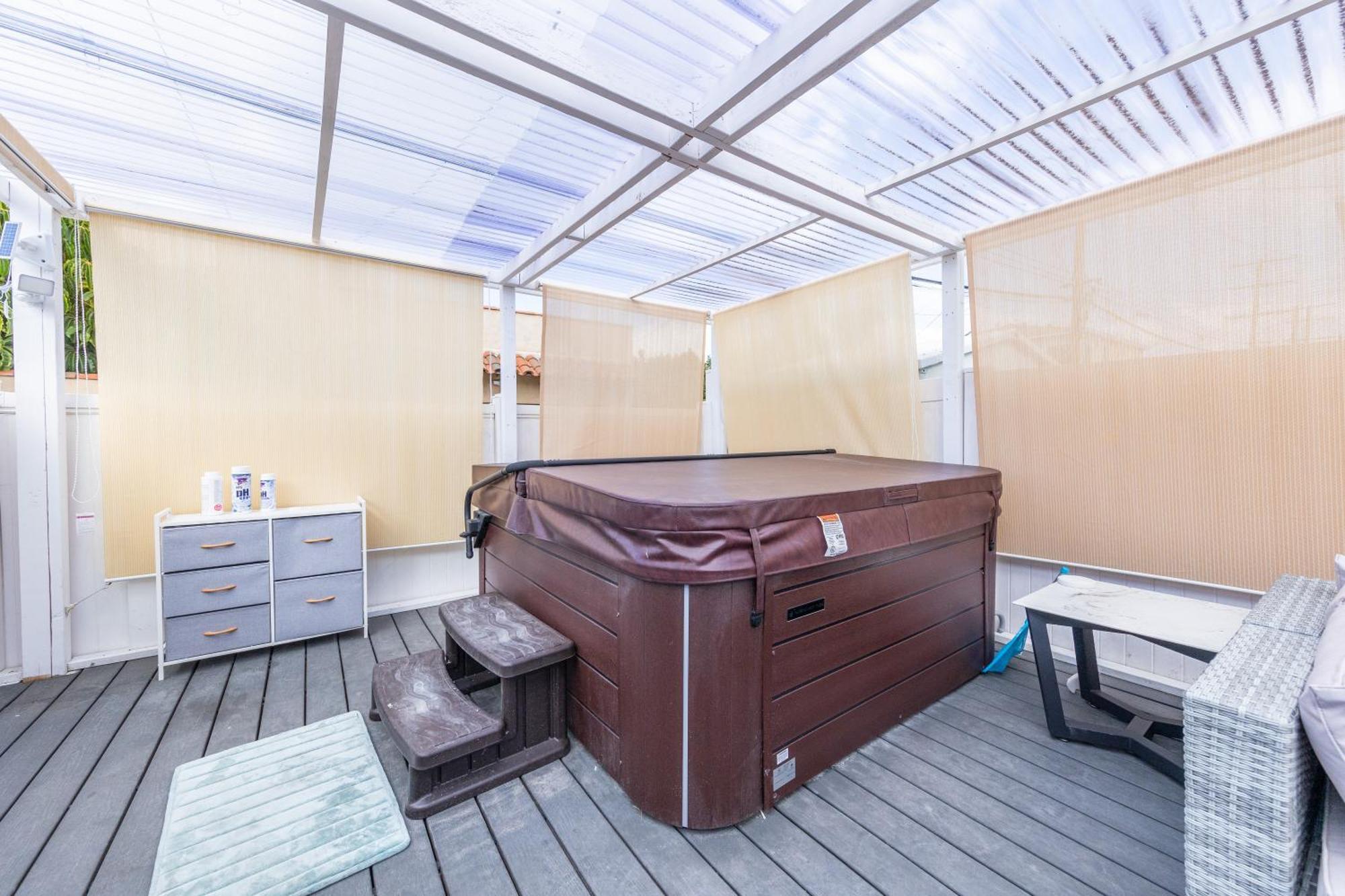 Luxury Villa With Hot Tub! Walk To Beach & Bars Long Beach Zewnętrze zdjęcie